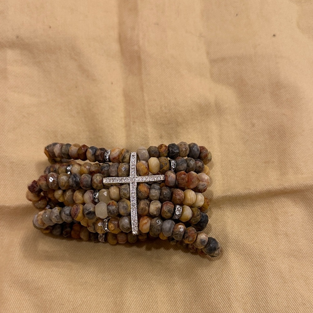 Elegant Beaded Bracelet with Cross Charm